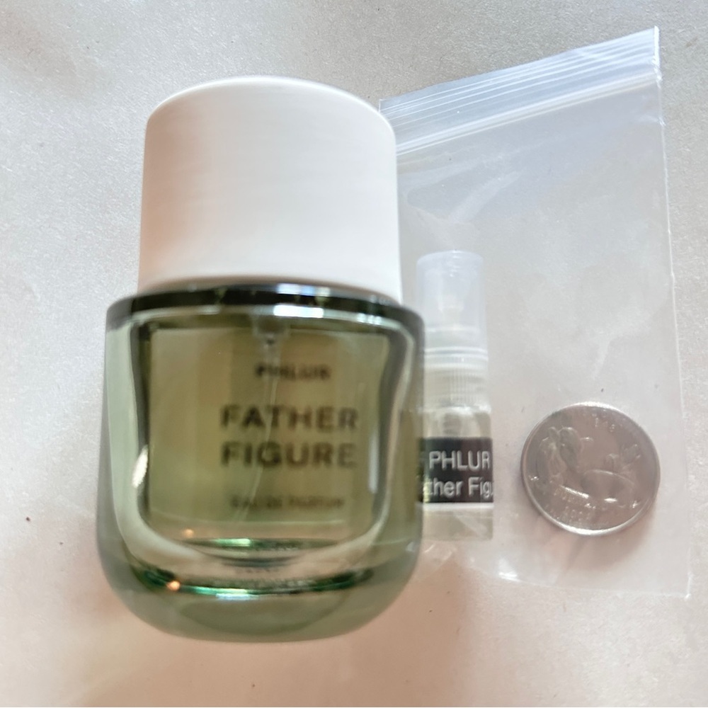 2mL PHLUR CLEAN FRAGRANCE Perfume Sample – 2mL Glass Atomizer (Your Choice) - Picture 3 of 17